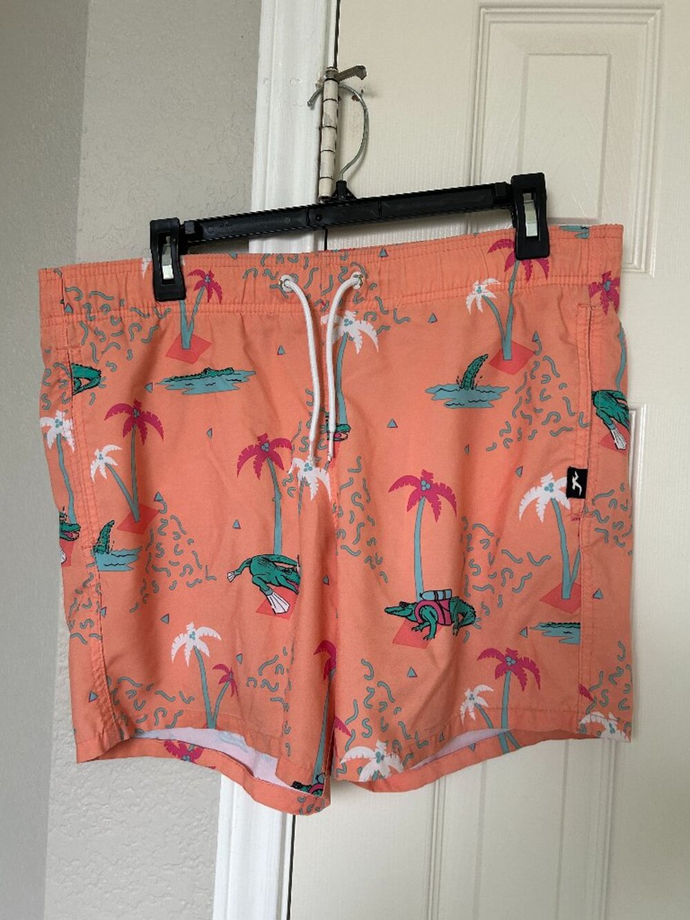 Hollister Men's Swim Trunks - Salmon with Green Crocodiles & Palm Trees - Small